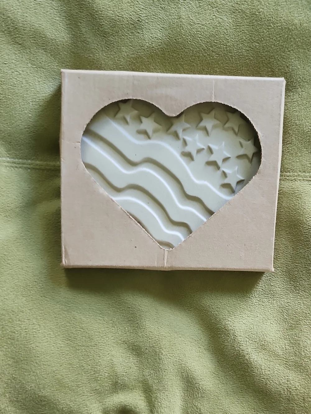 The Pampered Chef Patriotic Heart Stoneware Mold (Item #2934)